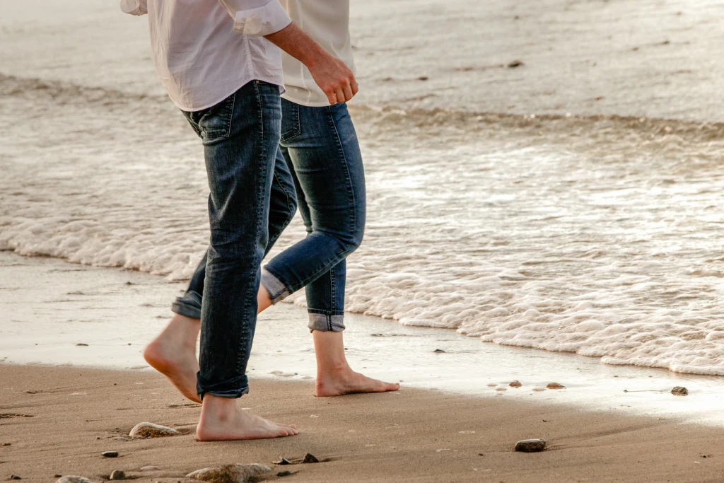 Allie & Kevin: a seaside session at Cape Cod, Massachusetts