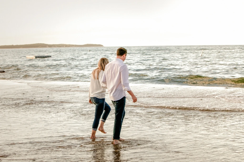 Allie & Kevin: a seaside session at Cape Cod, Massachusetts