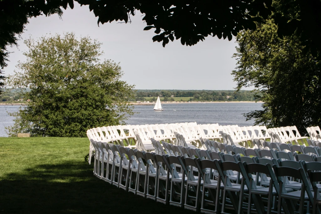 Caroline & Nick: Glen Manor House wedding in Portsmouth, Rhode Island