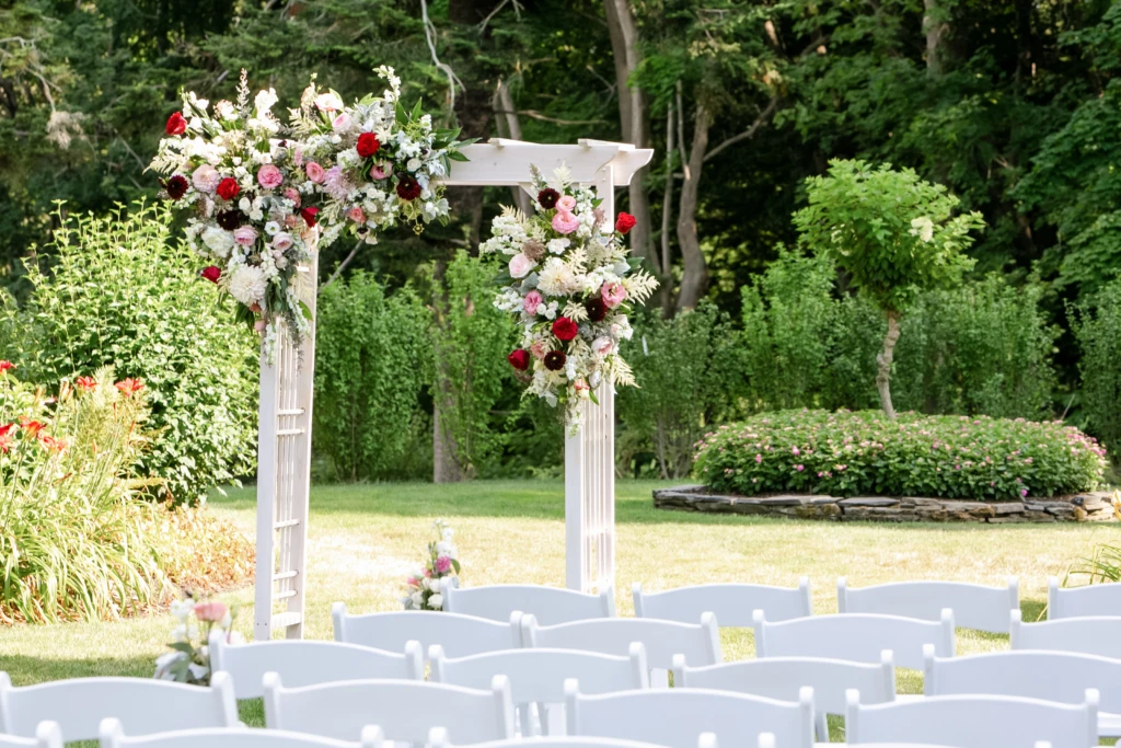 Caroline & Nick: Glen Manor House wedding in Portsmouth, Rhode Island