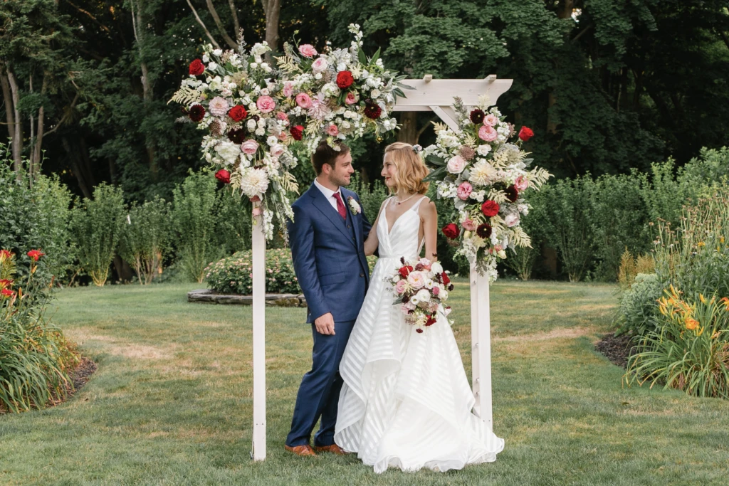 Caroline & Nick: Glen Manor House wedding in Portsmouth, Rhode Island