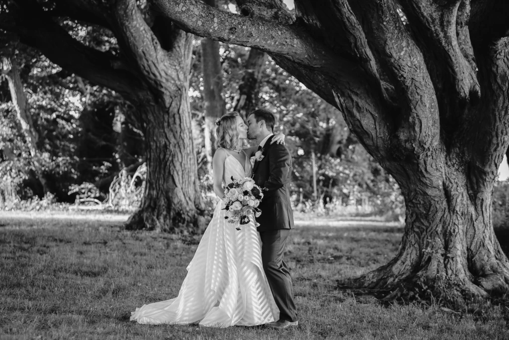 Caroline & Nick: Glen Manor House wedding in Portsmouth, Rhode Island