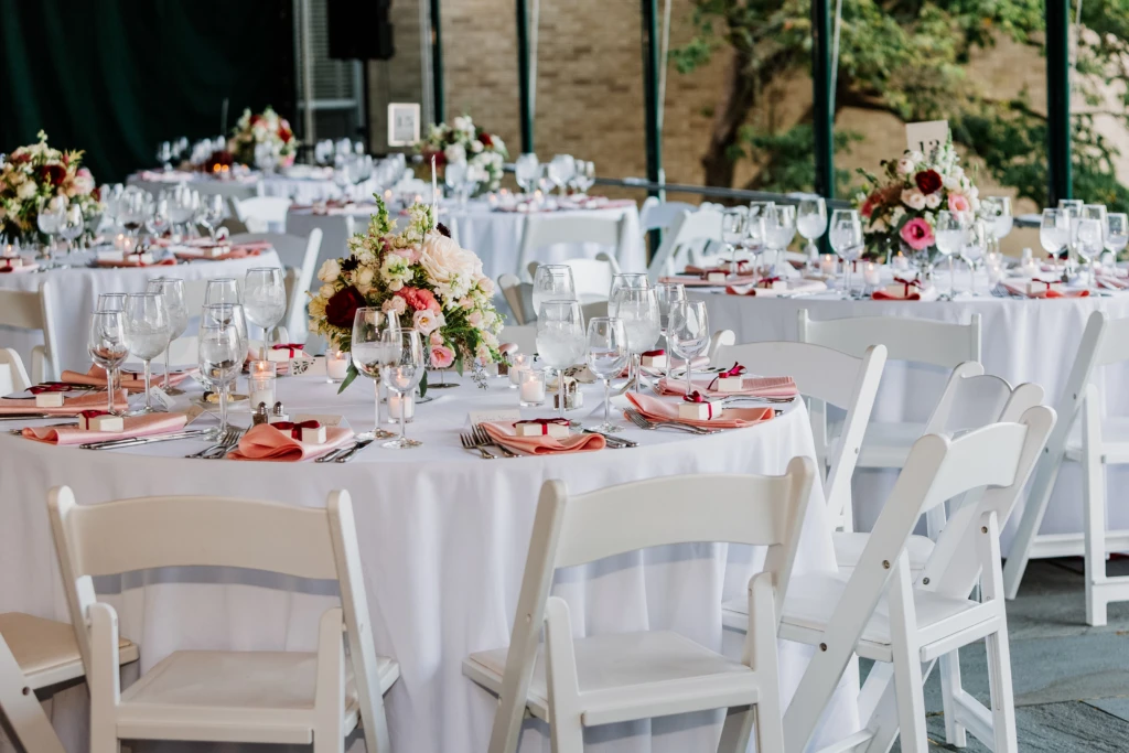 Caroline & Nick: Glen Manor House wedding in Portsmouth, Rhode Island