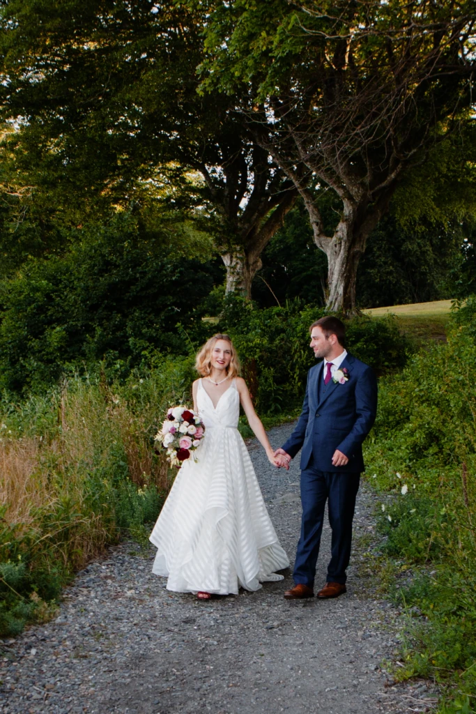 Caroline & Nick: Glen Manor House wedding in Portsmouth, Rhode Island