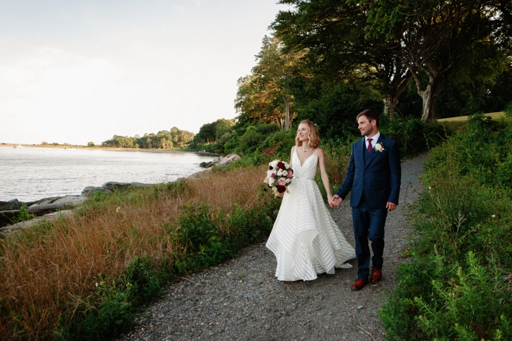 Caroline & Nick: Glen Manor House wedding in Portsmouth, Rhode Island