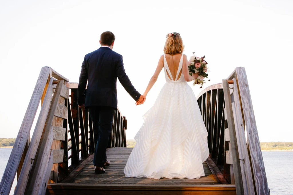 Caroline & Nick: Glen Manor House wedding in Portsmouth, Rhode Island