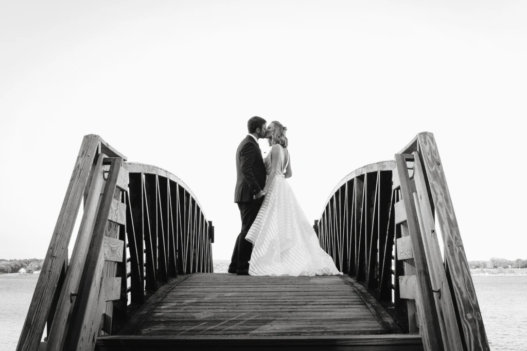 Caroline & Nick: Glen Manor House wedding in Portsmouth, Rhode Island
