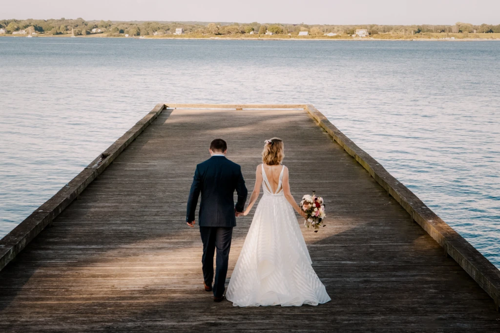 Caroline & Nick: Glen Manor House wedding in Portsmouth, Rhode Island