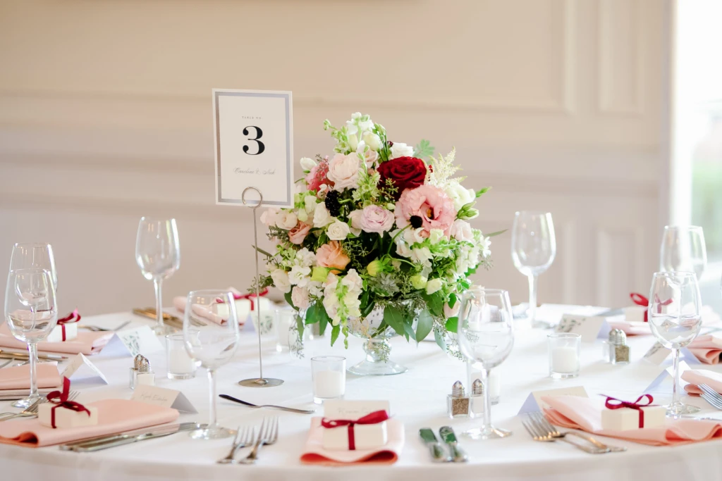 Caroline & Nick: Glen Manor House wedding in Portsmouth, Rhode Island