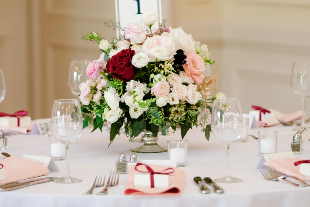Caroline & Nick: Glen Manor House wedding in Portsmouth, Rhode Island