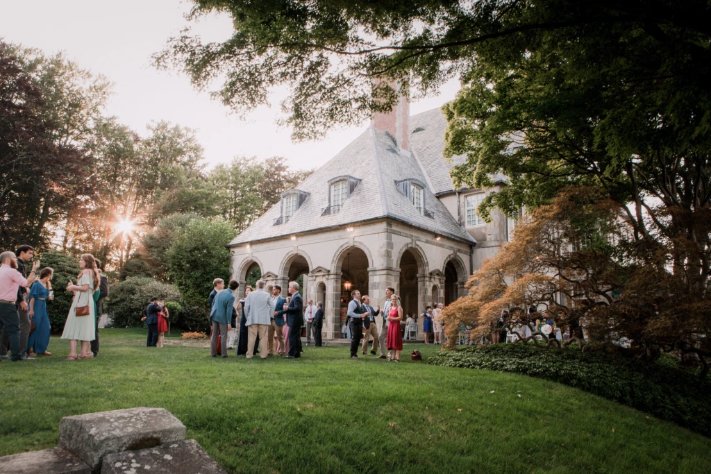 Caroline & Nick: Glen Manor House wedding in Portsmouth, Rhode Island