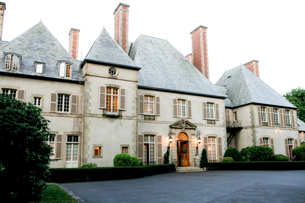 Caroline & Nick: Glen Manor House wedding in Portsmouth, Rhode Island