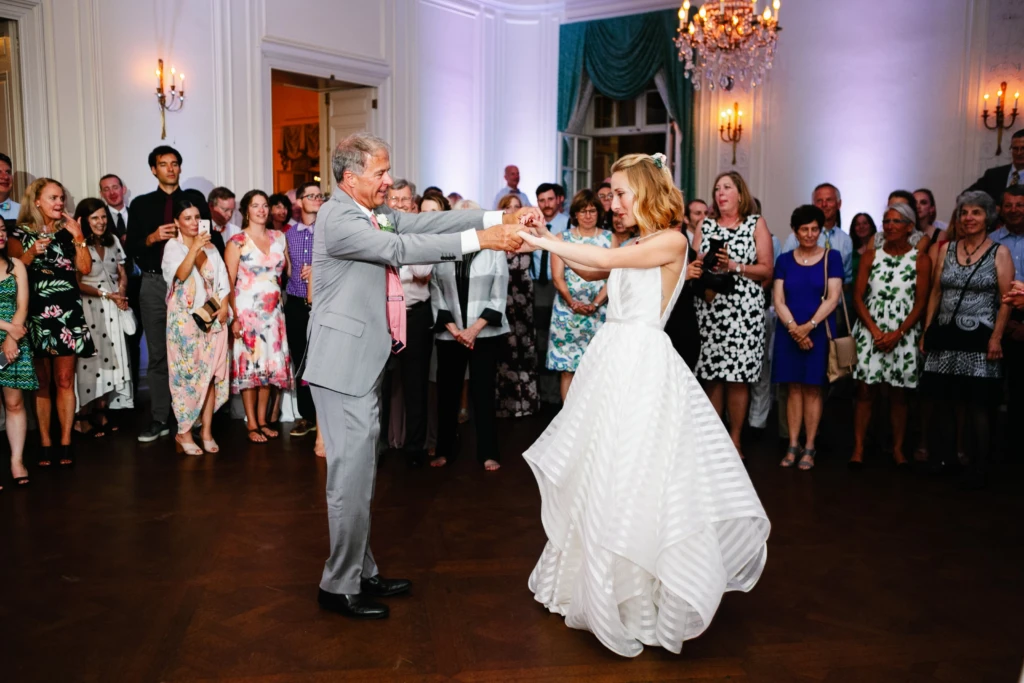 Caroline & Nick: Glen Manor House wedding in Portsmouth, Rhode Island