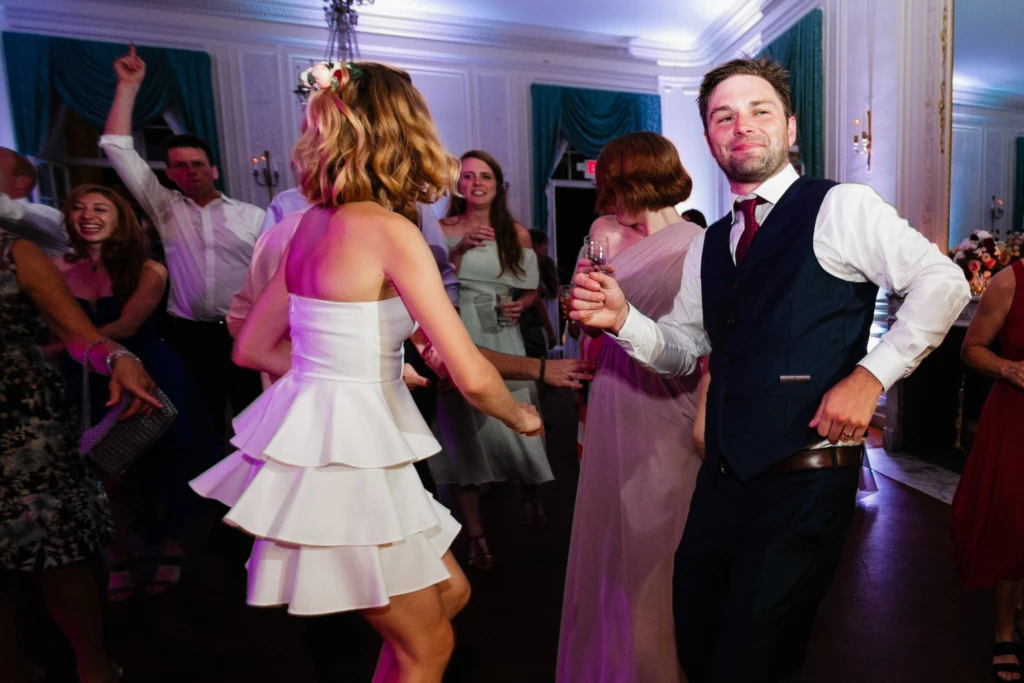Caroline & Nick: Glen Manor House wedding in Portsmouth, Rhode Island