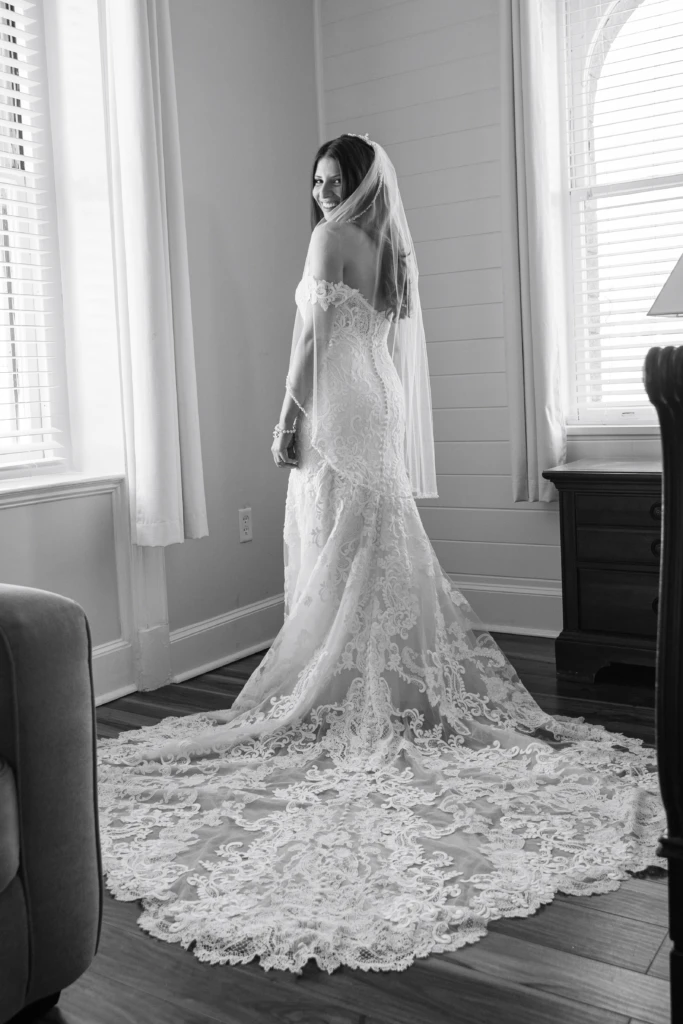 Chelsea & Harrison: OceanCliff wedding in Newport, Rhode Island