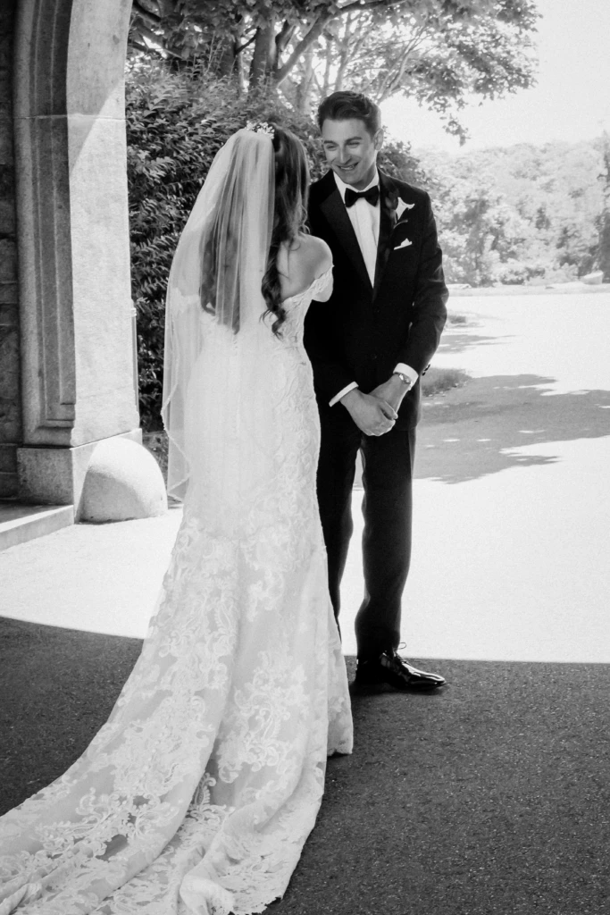 Chelsea & Harrison: OceanCliff wedding in Newport, Rhode Island