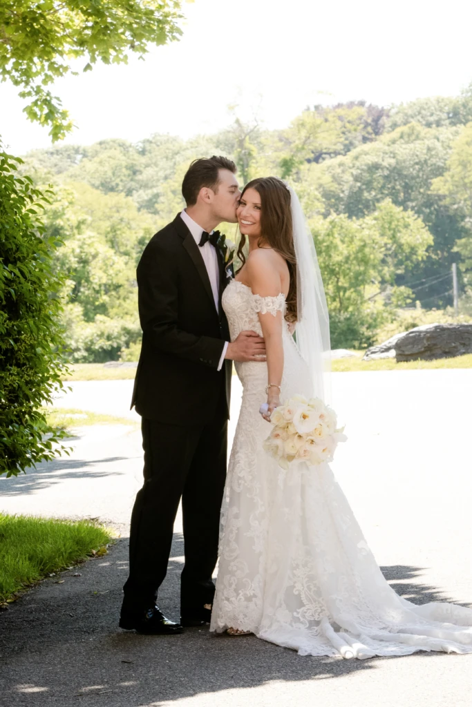 Chelsea & Harrison: OceanCliff wedding in Newport, Rhode Island