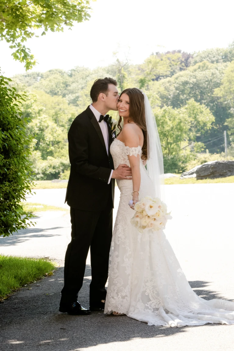 Chelsea & Harrison: OceanCliff wedding in Newport, Rhode Island