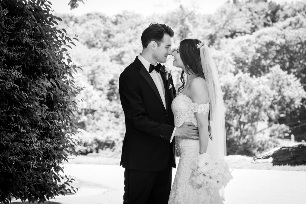 Chelsea & Harrison: OceanCliff wedding in Newport, Rhode Island
