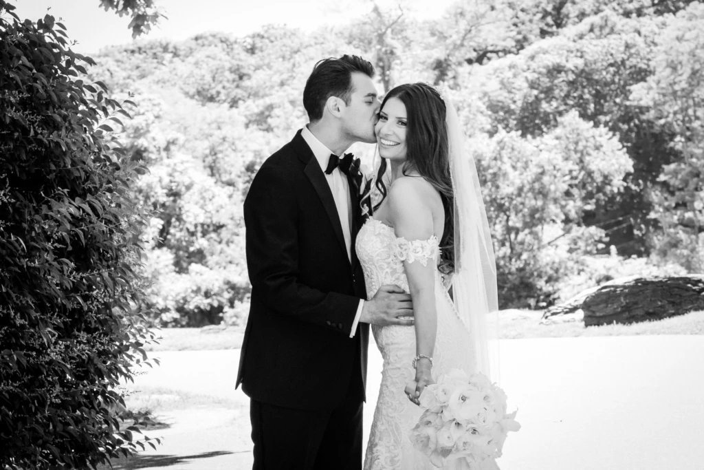 Chelsea & Harrison: OceanCliff wedding in Newport, Rhode Island