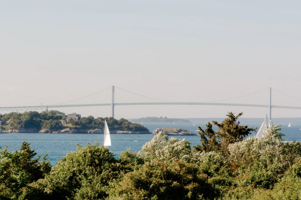 Chelsea & Harrison: OceanCliff wedding in Newport, Rhode Island