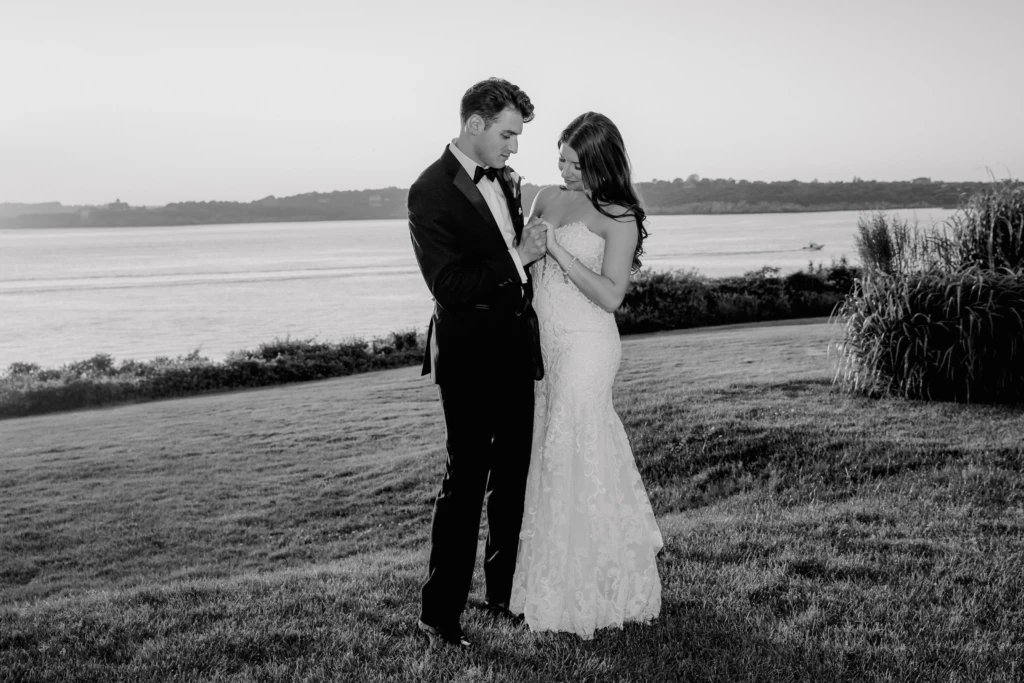 Chelsea & Harrison: OceanCliff wedding in Newport, Rhode Island