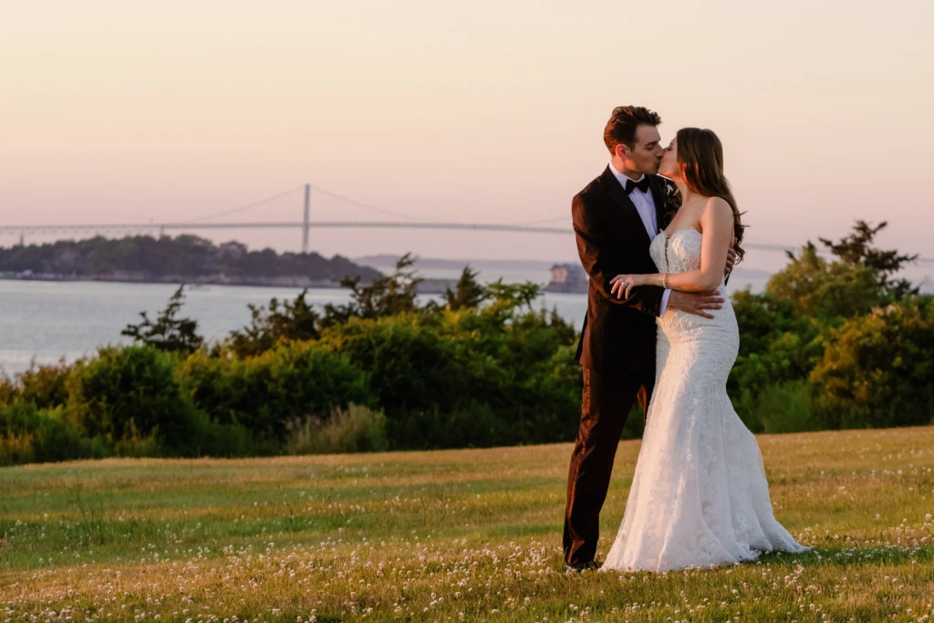 Chelsea & Harrison: OceanCliff wedding in Newport, Rhode Island