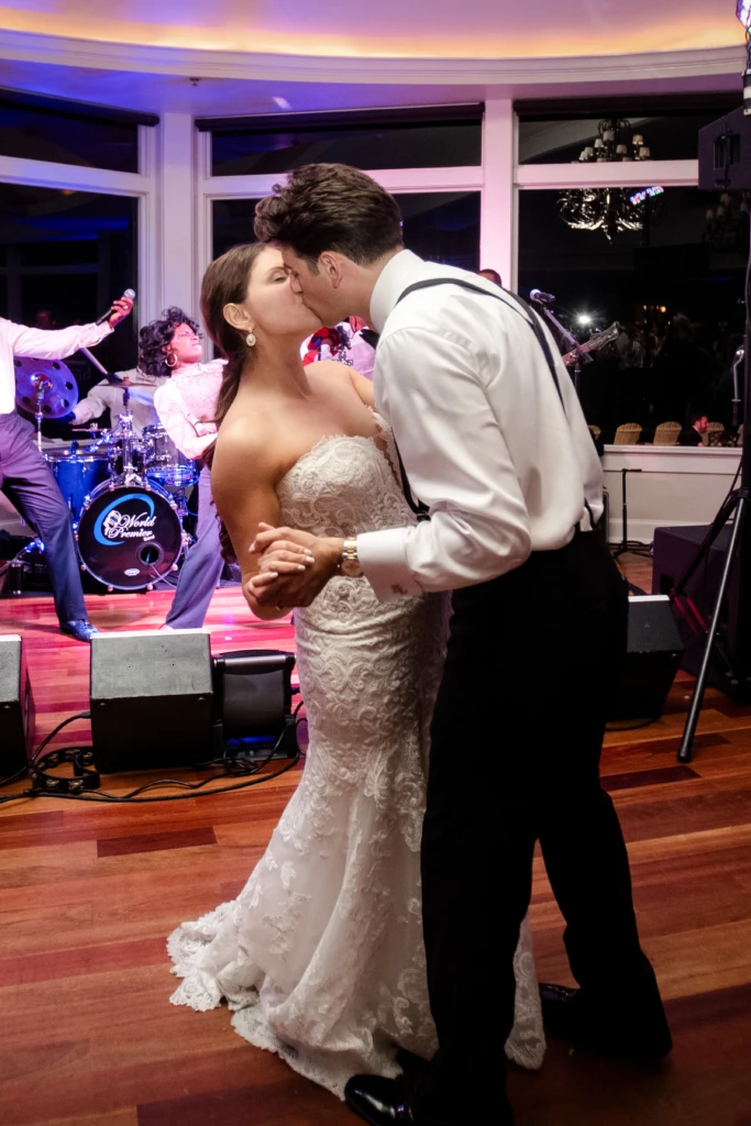 Chelsea & Harrison: OceanCliff wedding in Newport, Rhode Island
