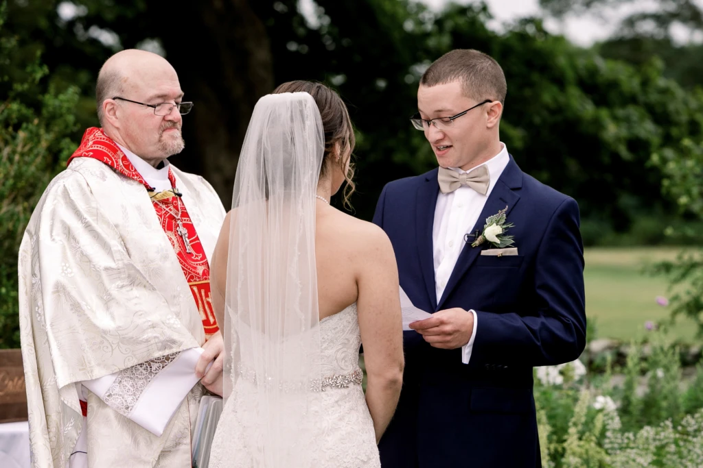 Lauren & Robert: Mount Hope Farm wedding in Bristol, Rhode Island