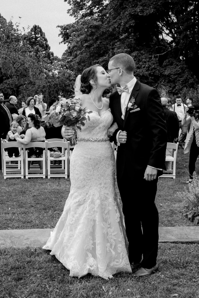 Lauren & Robert: Mount Hope Farm wedding in Bristol, Rhode Island
