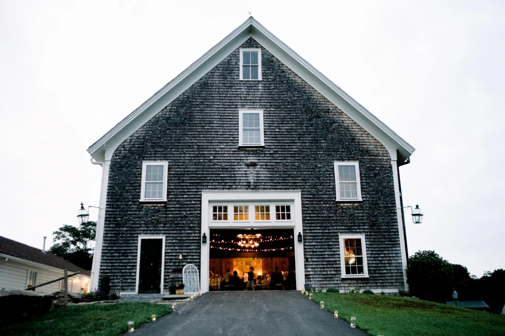 Lauren & Robert: Mount Hope Farm wedding in Bristol, Rhode Island