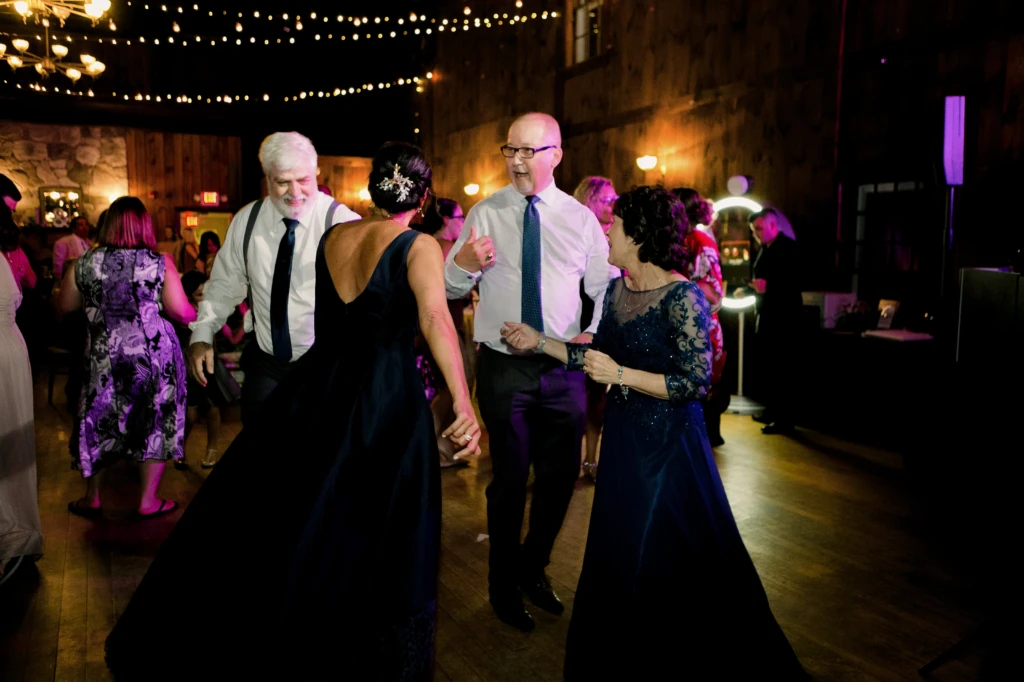 Lauren & Robert: Mount Hope Farm wedding in Bristol, Rhode Island
