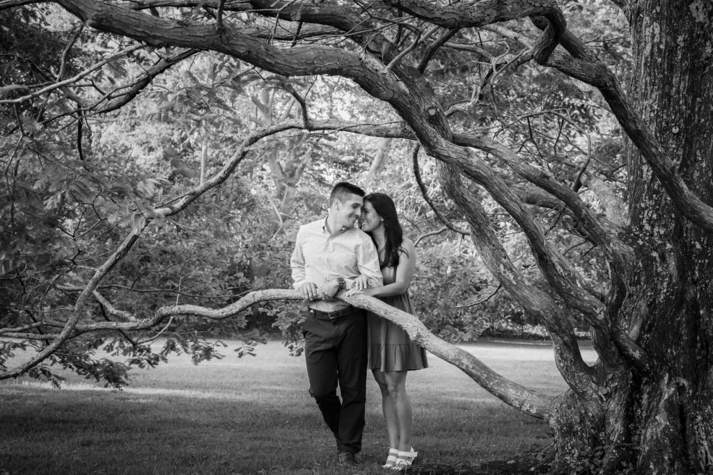Melissa & Ryan: a warm outdoor session in Newport, Rhode Island