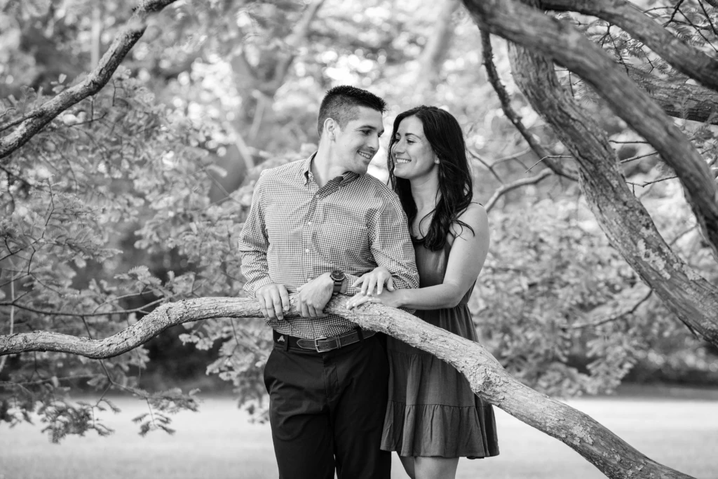 Melissa & Ryan: a warm outdoor session in Newport, Rhode Island