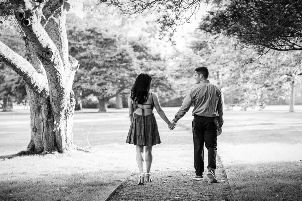 Melissa & Ryan: a warm outdoor session in Newport, Rhode Island