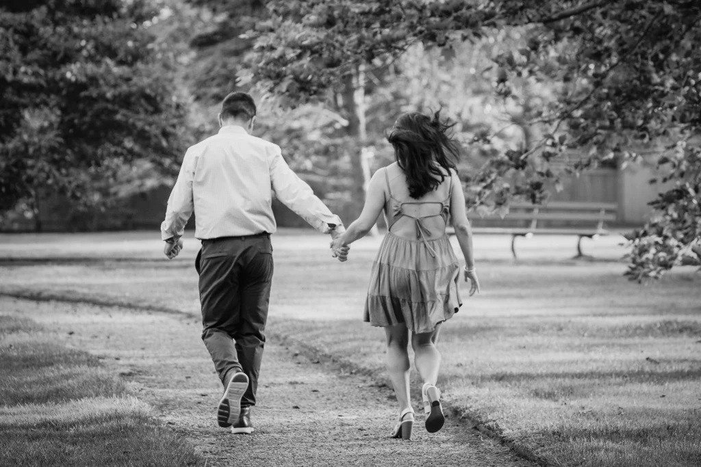Melissa & Ryan: a warm outdoor session in Newport, Rhode Island