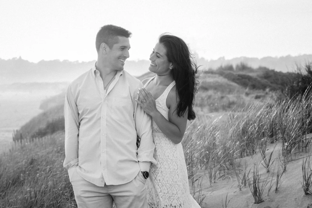 Melissa & Ryan: a warm outdoor session in Newport, Rhode Island