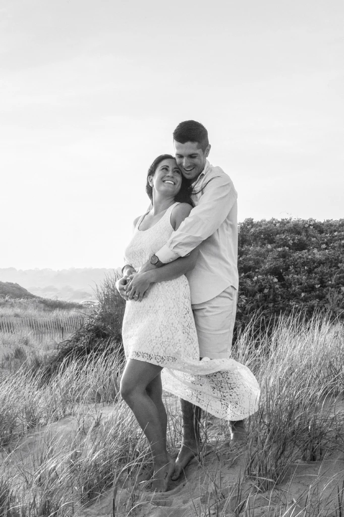 Melissa & Ryan: a warm outdoor session in Newport, Rhode Island