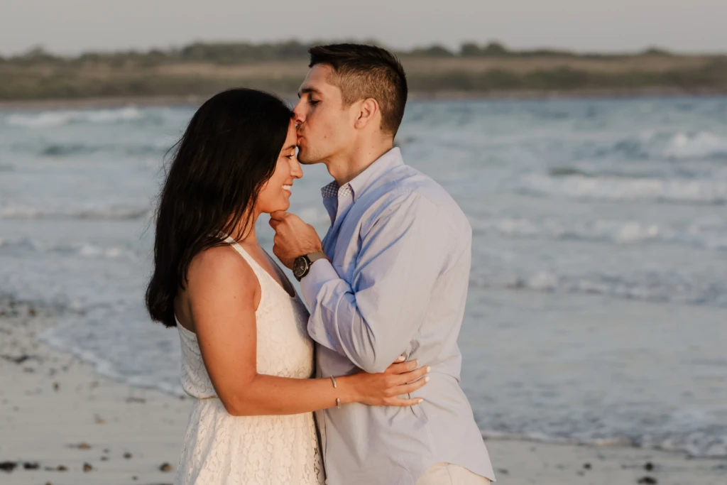 Melissa & Ryan: a warm outdoor session in Newport, Rhode Island