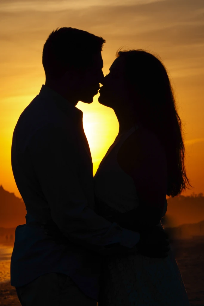 Melissa & Ryan: a warm outdoor session in Newport, Rhode Island