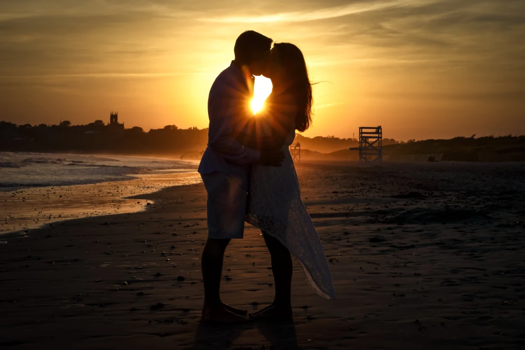 Melissa & Ryan: a warm outdoor session in Newport, Rhode Island