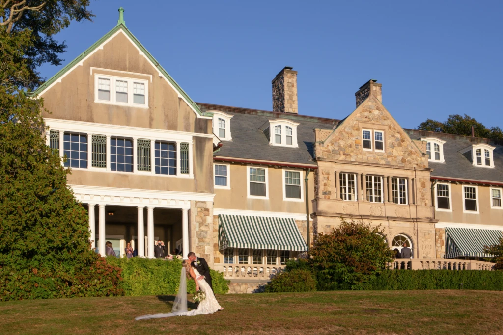 Tayla & Kristopher: Blithewold Mansion wedding in Bristol, Rhode Island