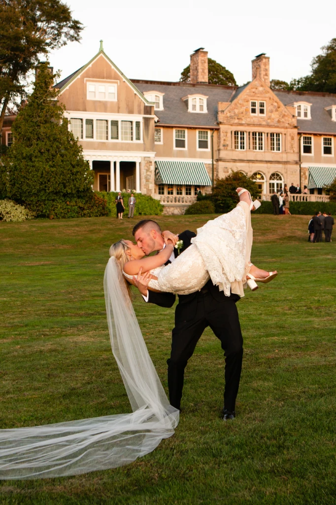 Tayla & Kristopher: Blithewold Mansion wedding in Bristol, Rhode Island